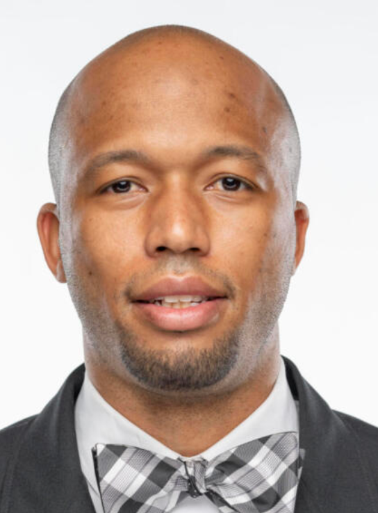 更是不逊于 更是不逊于