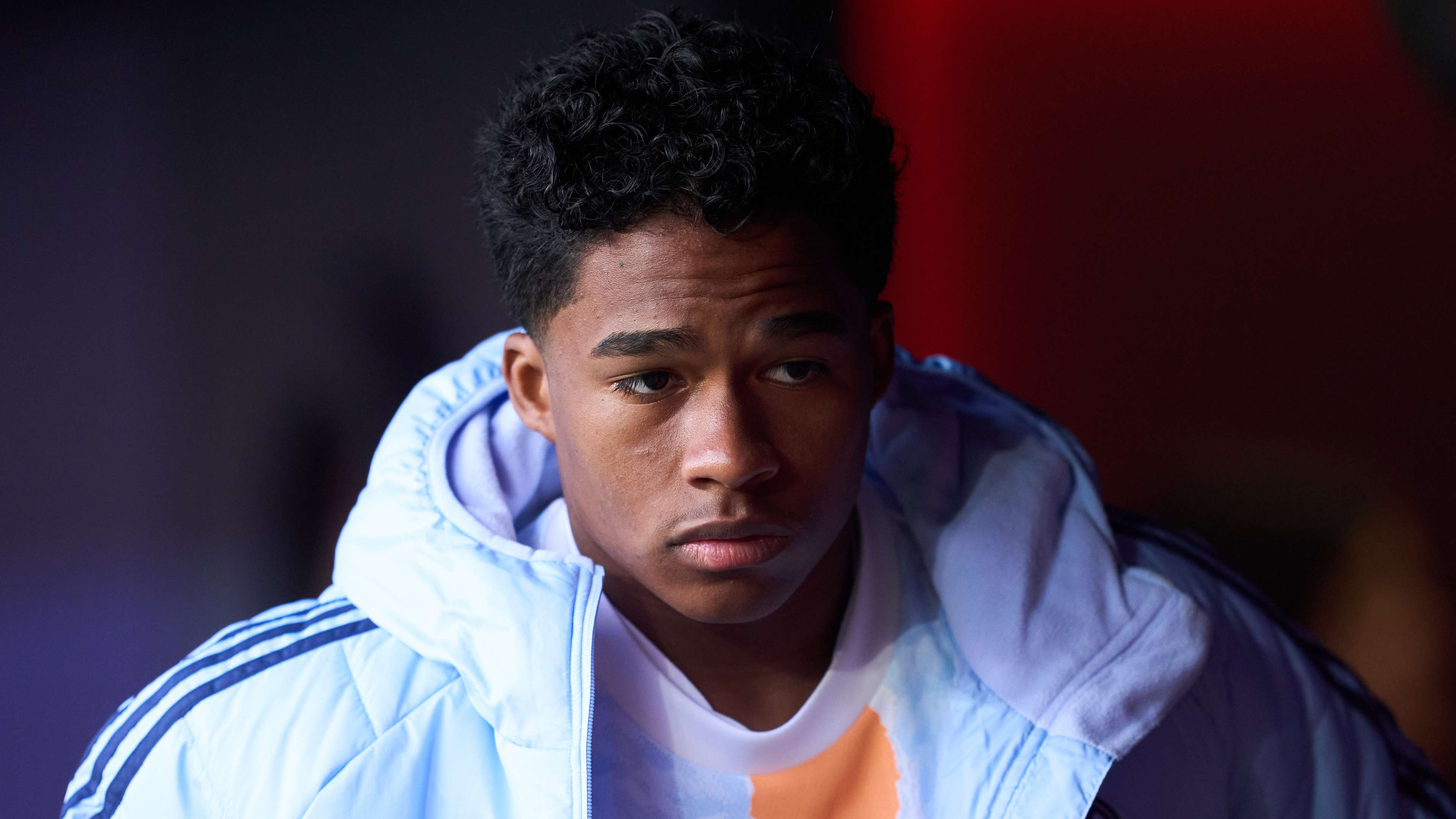 都在证明自 都在证明自